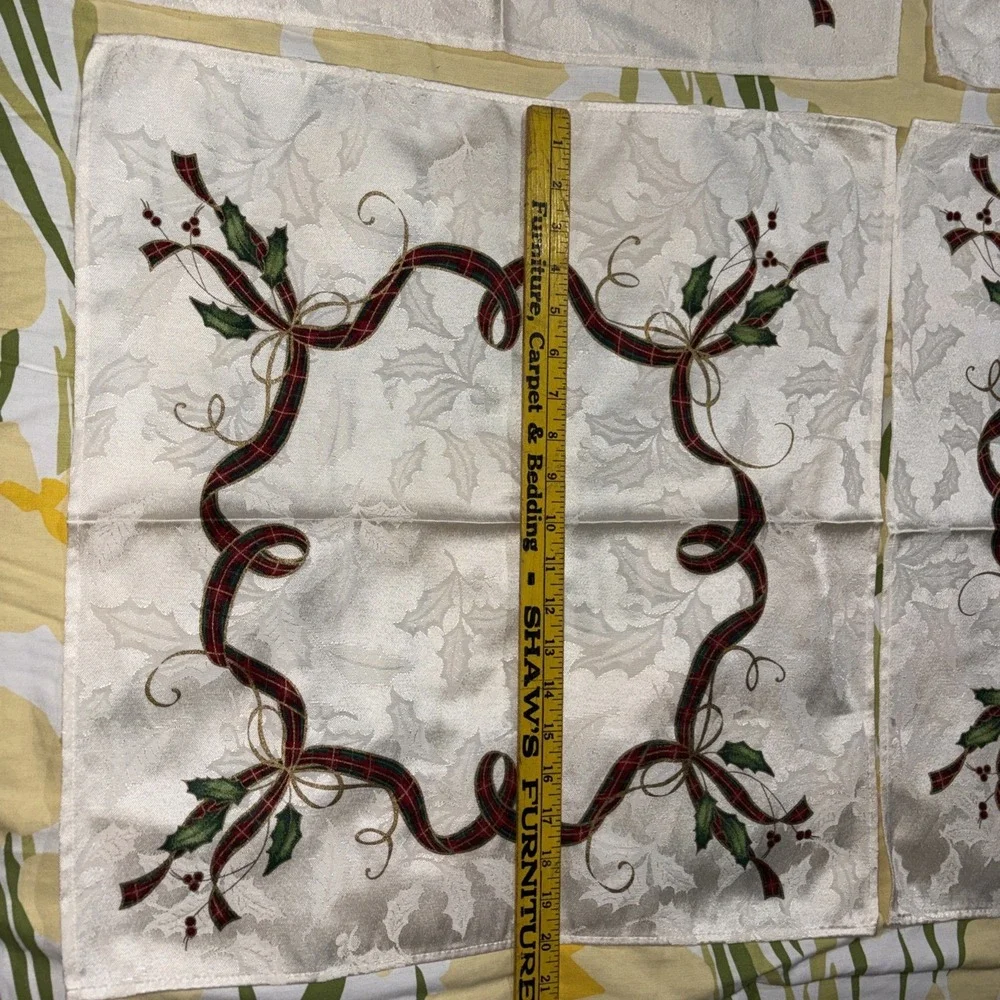 Lenox Holiday Nouveau Tablecloth 56